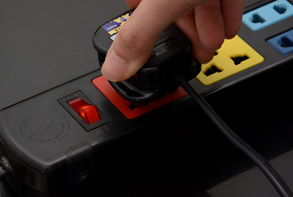 cắm điện khởi động bếp từ